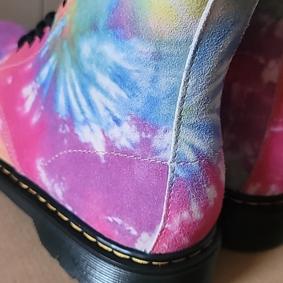 Dr. Marten's Girls Tye Dye Suede Boots, Size Kids 6M - Picture 8 of 16